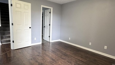 Welcome home to this beautifully maintained 3-bedroom, 2-bath - photo 14