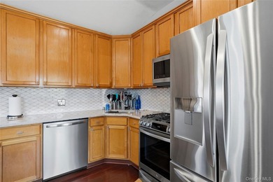 Lovely updated, expanded ranch in West Islip school district - photo 16