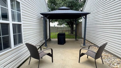 Welcome home to this beautifully maintained 3-bedroom, 2-bath - photo 28