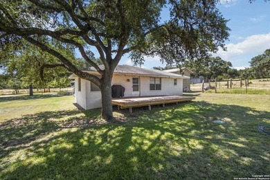 Updated home on 8.29 acres near Medina Lake with no livestock - photo 5