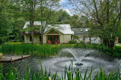 Lake Home For Sale in Saint-ÉTienne-de-Bolton,