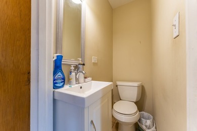 Charming bungalow in a prime Lisle location, directly across - photo 12