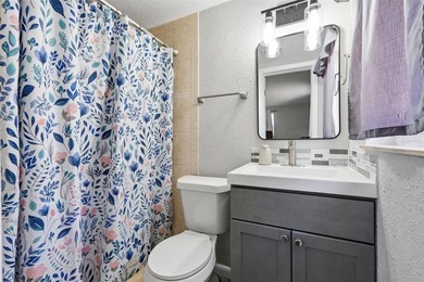 Welcome to this stunning 3-bedroom, 2-bathroom single-family - photo 22