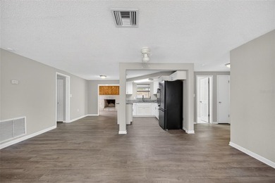 Welcome Home! This beautifully reimagined 3-bedroom, 2-bathroom - photo 9