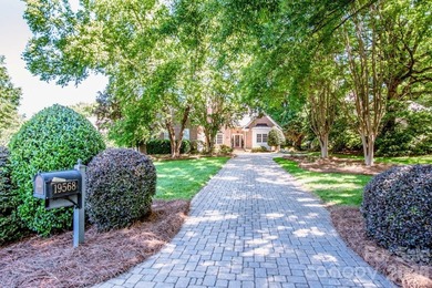 Welcome to 19568 Meta Rd, in popular Diane Shores, a waterfront - photo 3