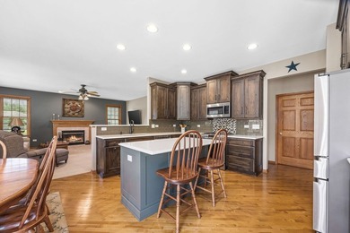 Located in acclaimed Naperville School District 204 and served - photo 9
