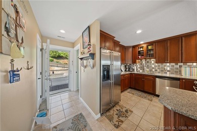 Move right in and start enjoying the lake! This turn-key - photo 10