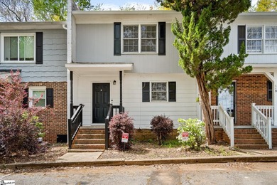 UPDATED, VACANT, MOVE IN READY. Discover an exceptional - photo 2