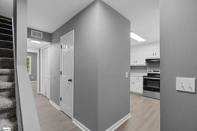 UPDATED, VACANT, MOVE IN READY. Discover an exceptional - photo 4