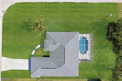 Beautifully well-maintained home offering elevated Florida - photo 11