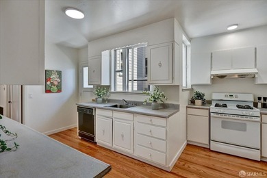 Beautiful Central Sunset semi-detached home ideally located just - photo 12