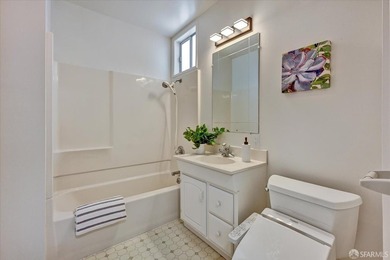 Beautiful Central Sunset semi-detached home ideally located just - photo 18