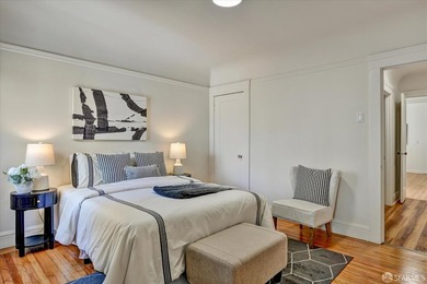 Beautiful Central Sunset semi-detached home ideally located just - photo 20