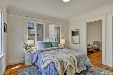 Beautiful Central Sunset semi-detached home ideally located just - photo 22