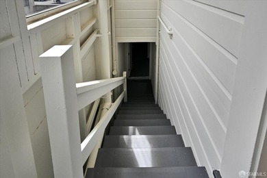 Beautiful Central Sunset semi-detached home ideally located just - photo 24