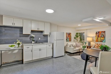 Beautiful Central Sunset semi-detached home ideally located just - photo 29