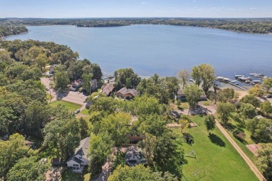 Lake Ripley Home For Sale in Cambridge Wisconsin