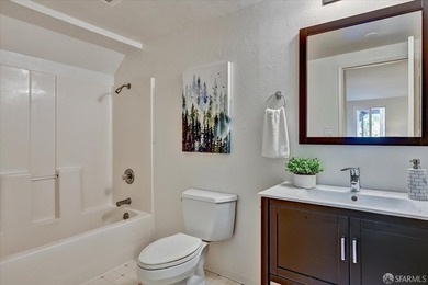 Beautiful Central Sunset semi-detached home ideally located just - photo 32