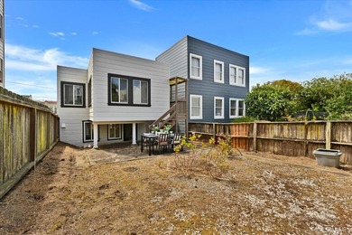 Beautiful Central Sunset semi-detached home ideally located just - photo 36