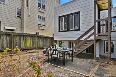 Beautiful Central Sunset semi-detached home ideally located just - photo 37