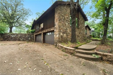 Welcome home to 1808 Bramble Brae, where comfort meets classic - photo 2