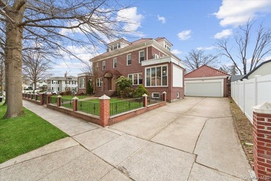 Welcome to the heart of Bayside - a rare opportunity to own a - photo 2