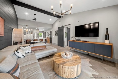 Stunning remodeled top-floor condo in a prime Lake Ozark - photo 3