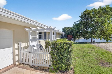 Pristine, traditional home offering 3 bedrooms/den with over - photo 46