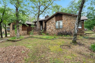 Welcome home to 1808 Bramble Brae, where comfort meets classic - photo 7