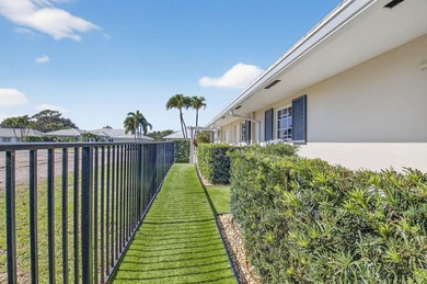 Pristine, traditional home offering 3 bedrooms/den with over - photo 47