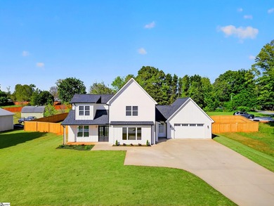 NO HOA - 3/4 ACRE FENCED LOT! Minutes from Lake Robinson, this - photo 1