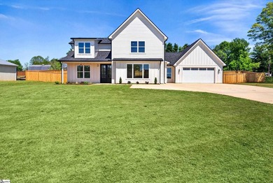 NO HOA - 3/4 ACRE FENCED LOT! Minutes from Lake Robinson, this - photo 2