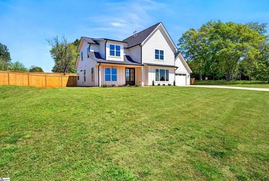 NO HOA - 3/4 ACRE FENCED LOT! Minutes from Lake Robinson, this - photo 3