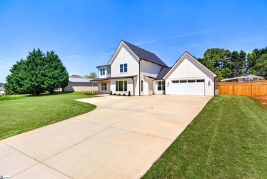 NO HOA - 3/4 ACRE FENCED LOT! Minutes from Lake Robinson, this - photo 4