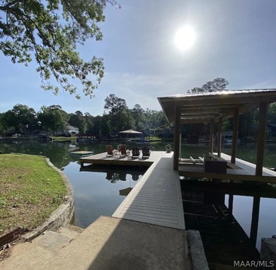 Welcome to your next Lake Martin retreat! When pulling into the - photo 1