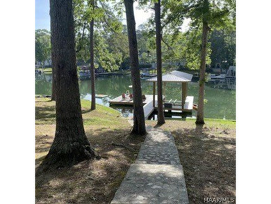 Welcome to your next Lake Martin retreat! When pulling into the - photo 4