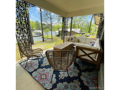 Welcome to your next Lake Martin retreat! When pulling into the - photo 5