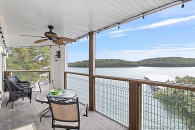 Seller offering a $5,000 Credit toward living room furniture & - photo 1