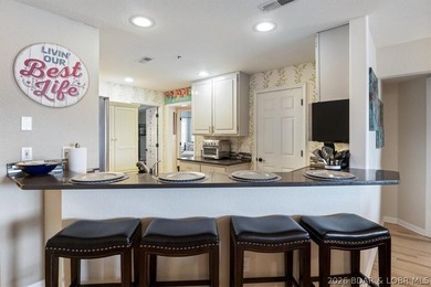 Seller offering a $5,000 Credit toward living room furniture & - photo 4