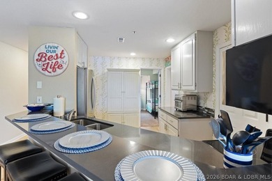 Seller offering a $5,000 Credit toward living room furniture & - photo 5