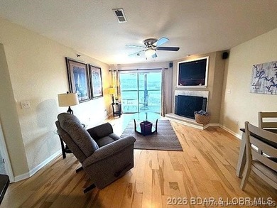 Seller offering a $5,000 Credit toward living room furniture & - photo 10