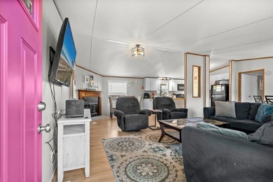MUST SEE... EXCELLENT LOCATION ON LARGE DOUBLE LOT NEAR THE - photo 17