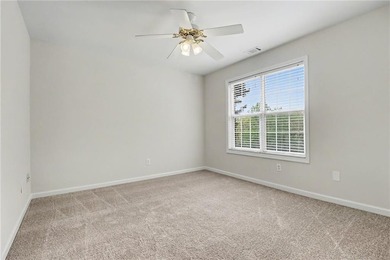 Welcome home to this spacious and well-designed property - photo 19