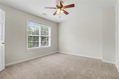 Welcome home to this spacious and well-designed property - photo 20