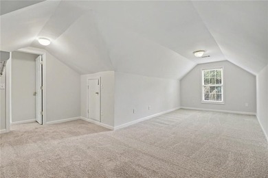 Welcome home to this spacious and well-designed property - photo 22
