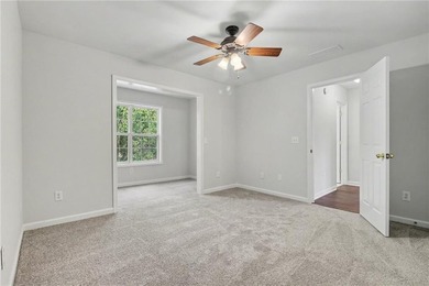 Welcome home to this spacious and well-designed property - photo 23