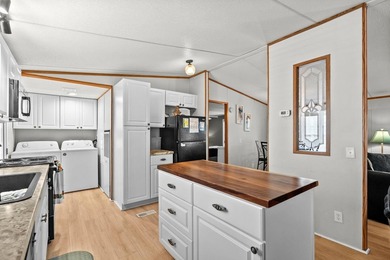 MUST SEE... EXCELLENT LOCATION ON LARGE DOUBLE LOT NEAR THE - photo 25
