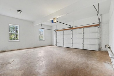 Welcome home to this spacious and well-designed property - photo 27