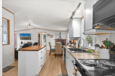 MUST SEE... EXCELLENT LOCATION ON LARGE DOUBLE LOT NEAR THE - photo 29