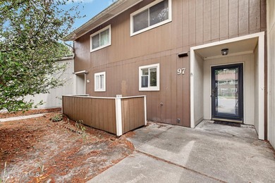 Welcome to 97 Quarterdeck, a charming, well maintained townhome - photo 4